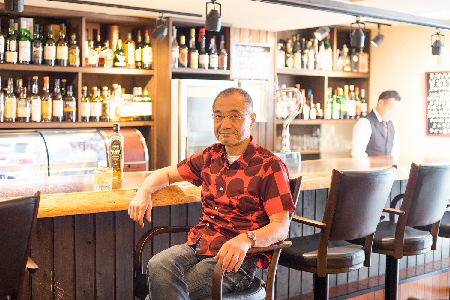 『バー・リバーサイド』の著者、吉村喜彦さんに聞くお酒の楽しみ方